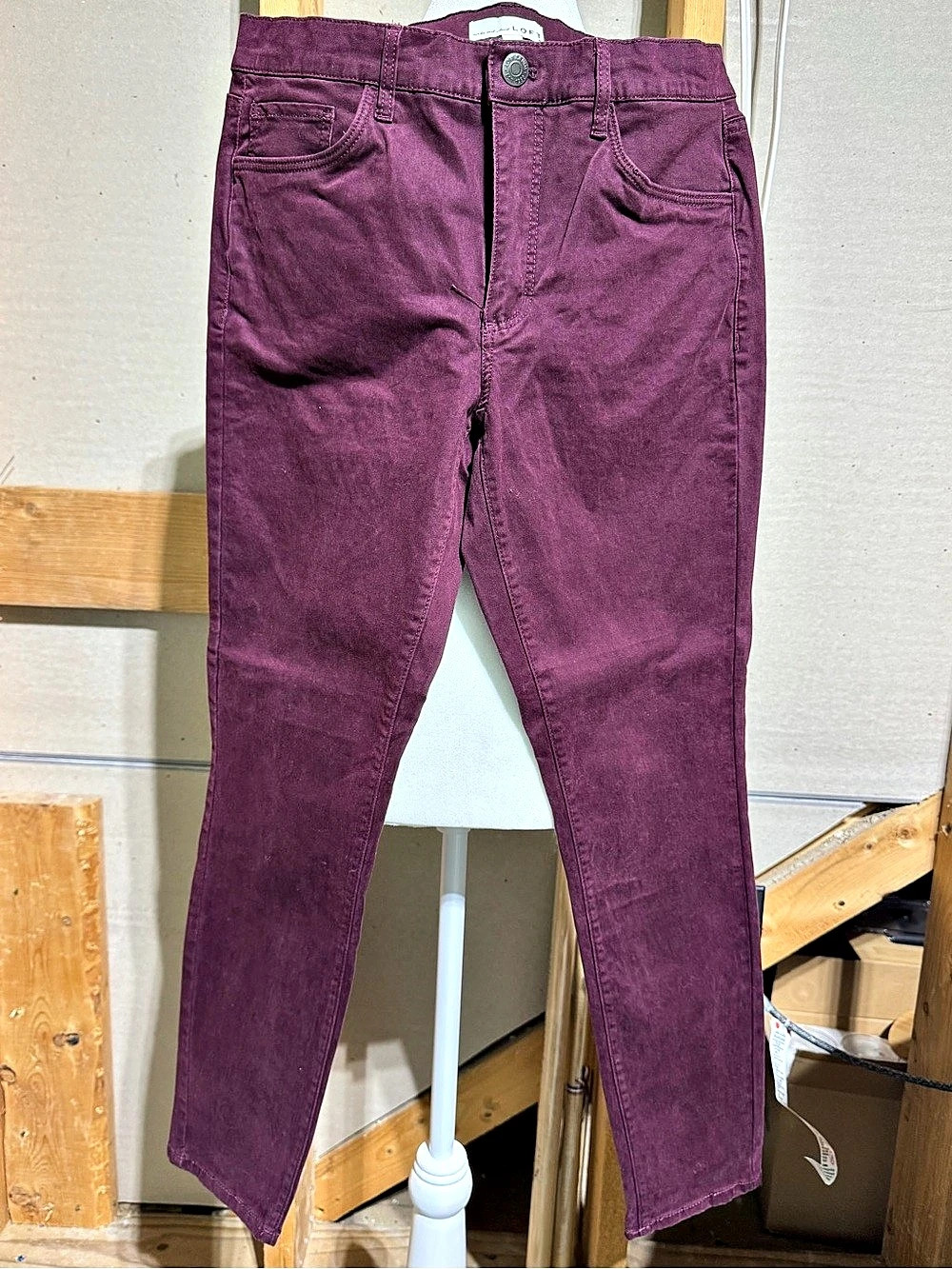 Ann Taylor LOFT Skinny Pants in burgundy  Waist 28